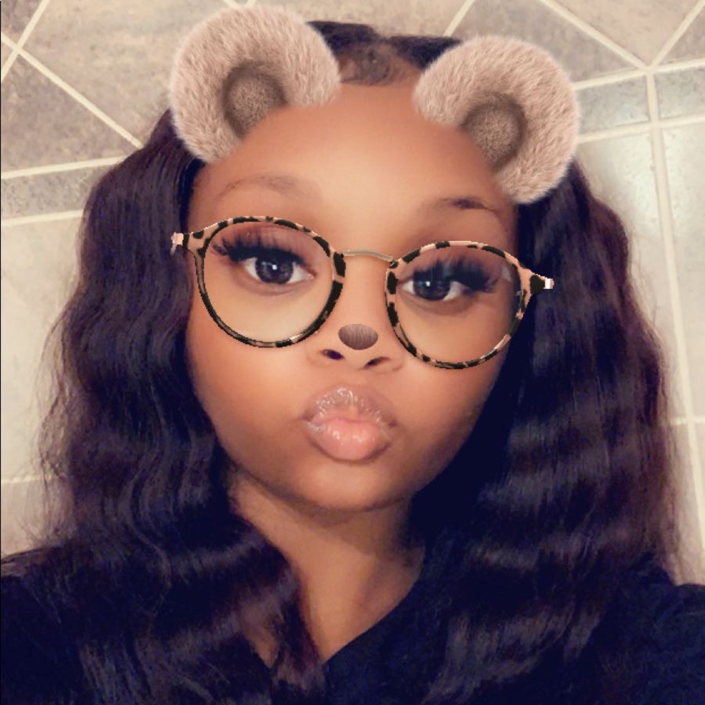 Meet your Posher, Lanae